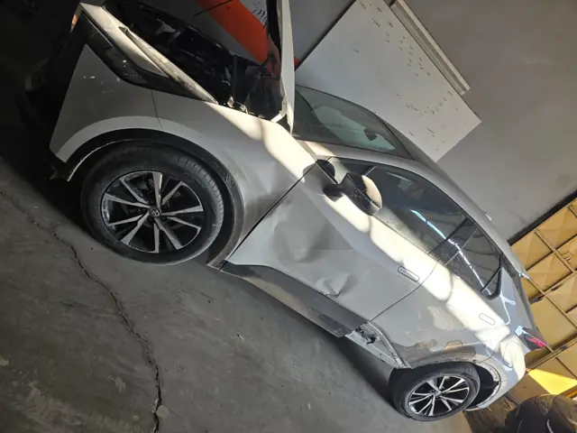 Toyota C-HR kapı ve çamurluk göçüğü — çektirme aşaması — Hatay boyasız göçük düzeltme öncesi